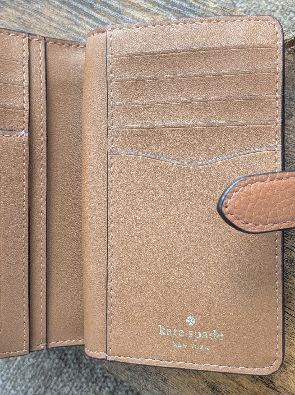 Kate Spade New York Tan Brown Pebbled Leather Zip/ Bi-fold Wallet NWT - Picture 11 of 16